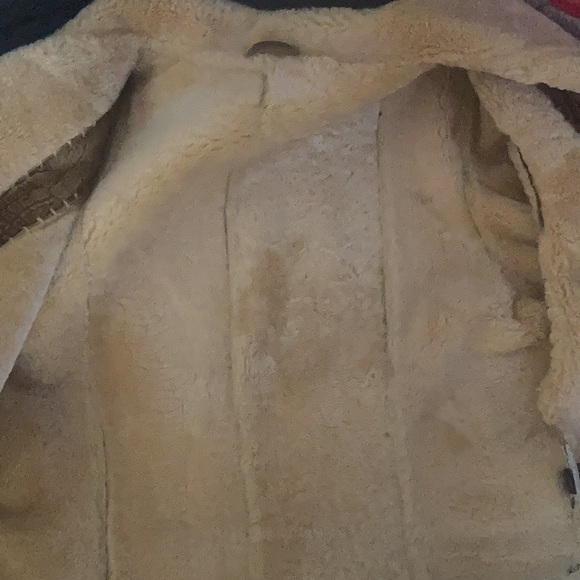 One of a kind vintage Shearling leather fur jacket. Retails for 2300 . Get now!! - Picture 4 of 6